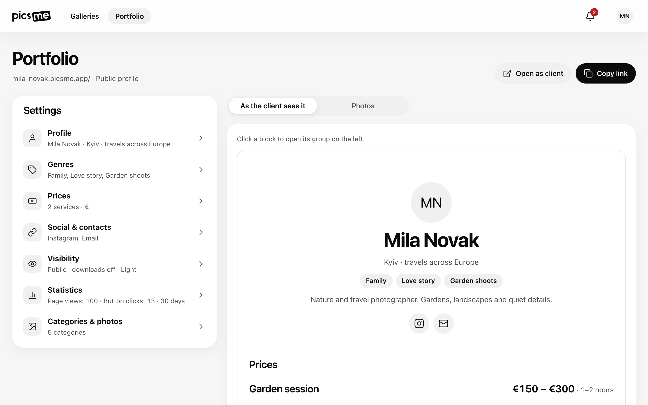 The Portfolio screen: settings groups on the left, the live preview on the right